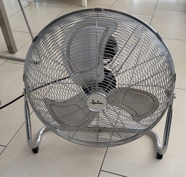 Mehrere Möbel, Bett,Couch,Kommode,Schrank,Pergola,Whirlpool,Grill,usw.