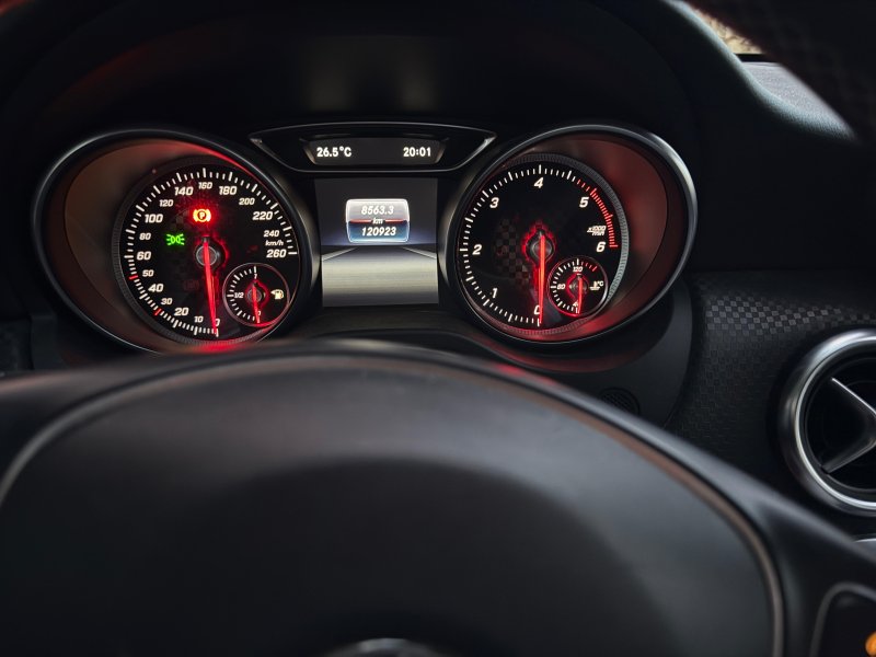 Mercedes-Benz Klasse A 180 d Urban 2016