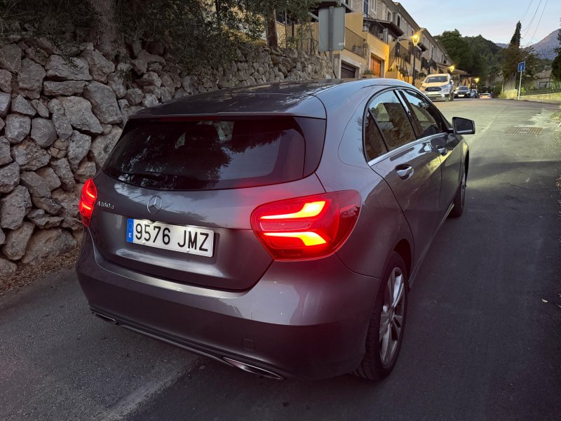 Mercedes-Benz Klasse A 180 d Urban 2016