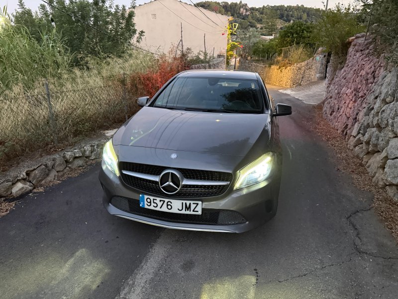 Mercedes-Benz Klasse A 180 d Urban 2016