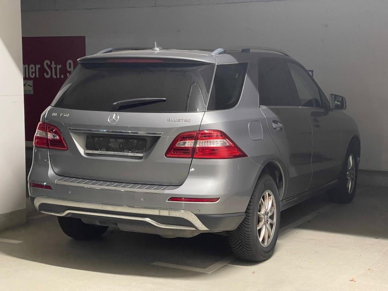 Mercedes-Benz ML 350 Blue