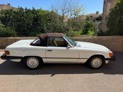 Mercedes-Benz SL 560 R107 Clásico