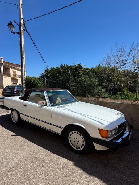 Mercedes-Benz SL 560 R107 Clásico