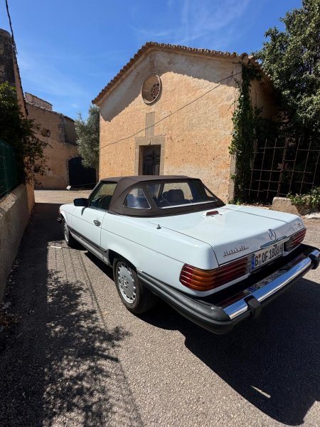 Mercedes-Benz SL 560 R107 Clásico