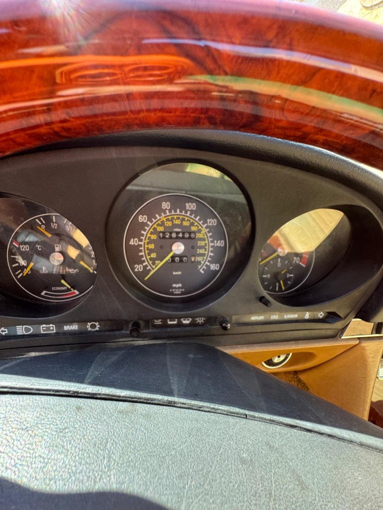 Mercedes-Benz SL 560 R107 Clásico