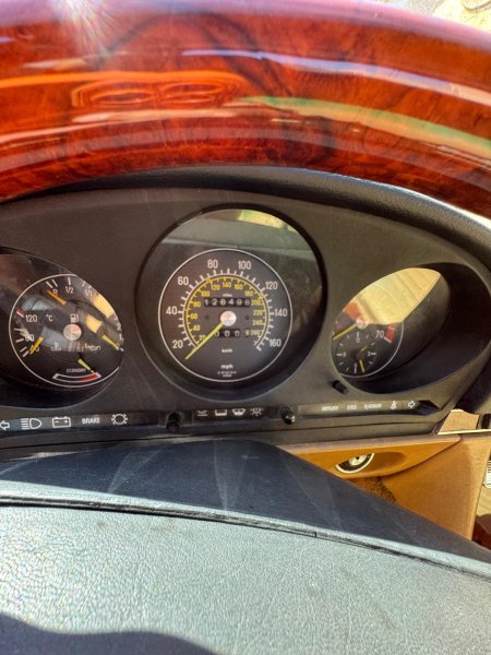 Mercedes-Benz SL 560 R107 Clásico