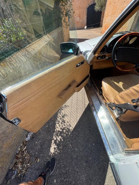 Mercedes-Benz SL 560 R107 Clásico