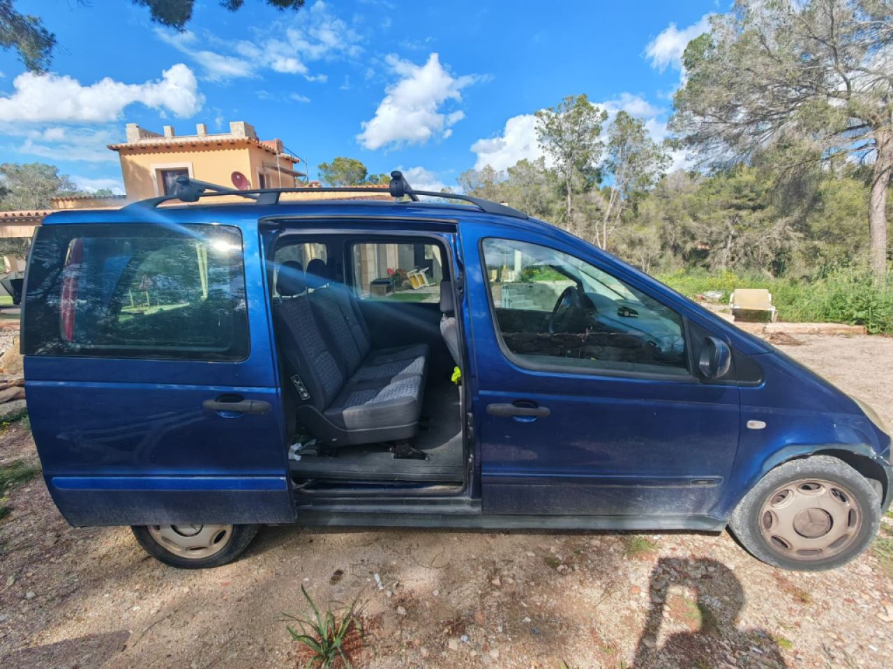Mercedes Benz Vaneo diésel, 08/2004, 91 CV, ITV hasta 09.12.26, azul, enganche de remolque - 990 € negociable