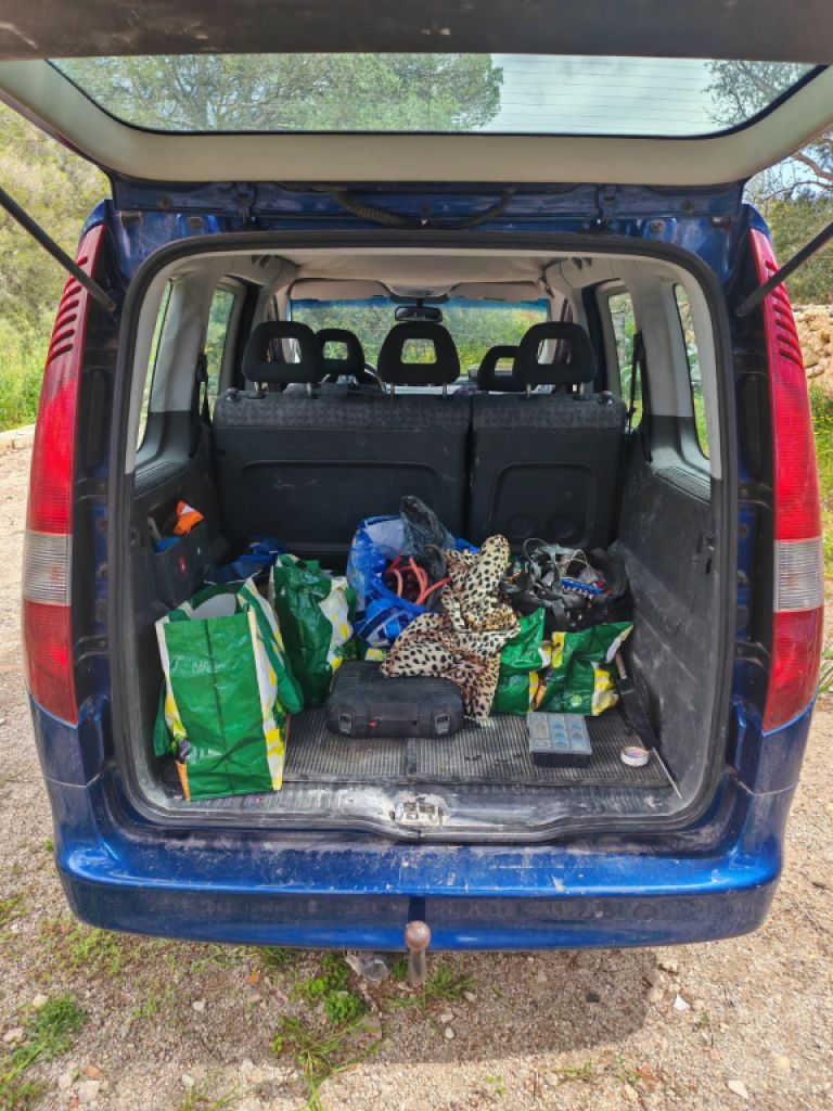 Mercedes Benz Vaneo Diesel, 08/2004, 91 hp, TÜV valid until 09.12.26, blue, tow hitch & car trailer