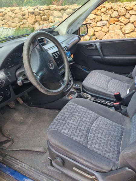 Mercedes Benz Vaneo Diesel, 08/2004, 91 hp, TÜV valid until 09.12.26, blue, tow hitch & car trailer