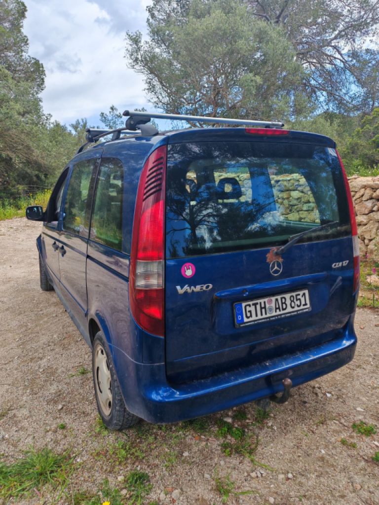 Mercedes Benz Vaneo Diesel, 08/2004, 91 hp, TÜV valid until 09.12.26, blue, tow hitch & car trailer