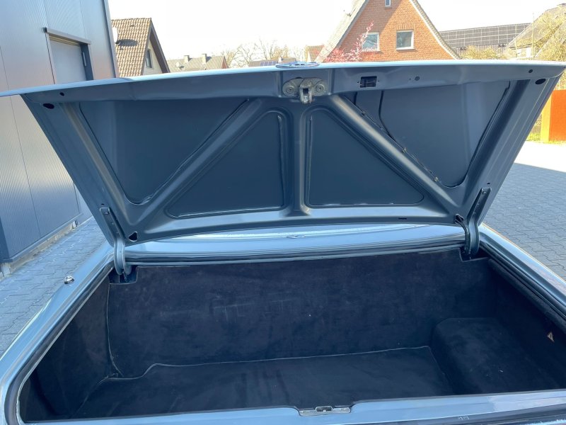 Mercedes SL500 R107 zum Fertigstellen