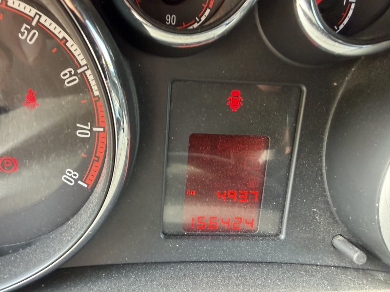 Meriva B, año 2011, 156.000 km, ITV hasta 10/26, avería de motor