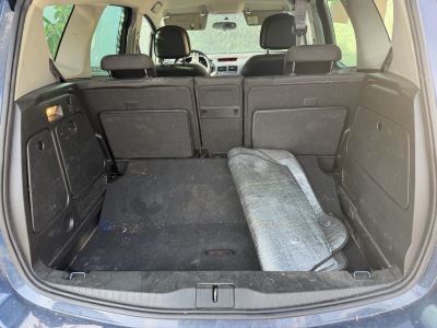 Meriva B, año 2011, 156.000 km, ITV hasta 10/26, avería de motor