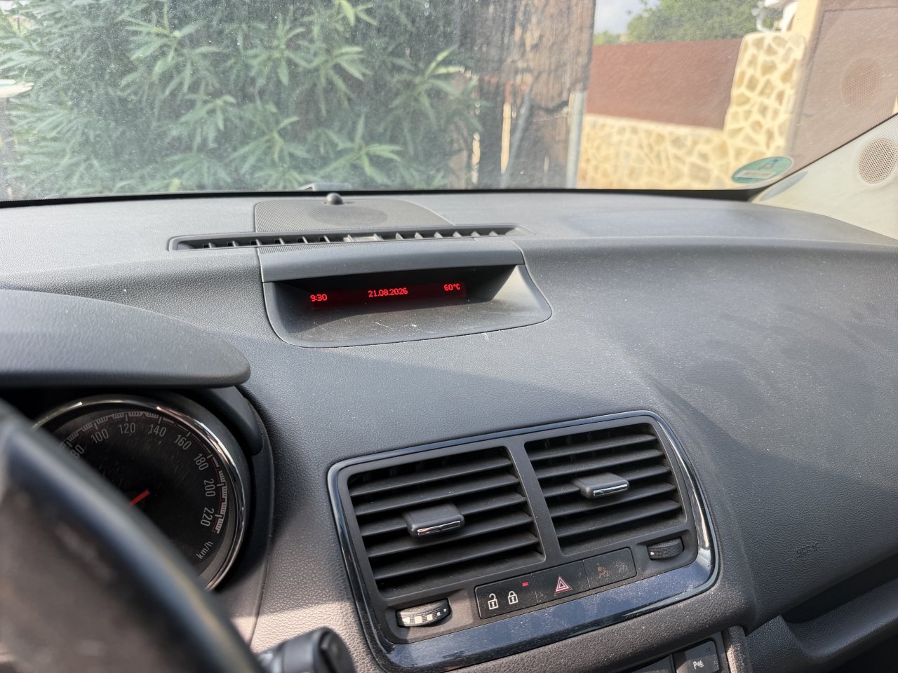 Meriva B, año 2011, 156.000 km, ITV hasta 10/26, avería de motor