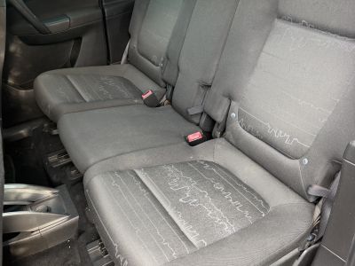 Meriva B, año 2011, 156.000 km, ITV hasta 10/26, avería de motor