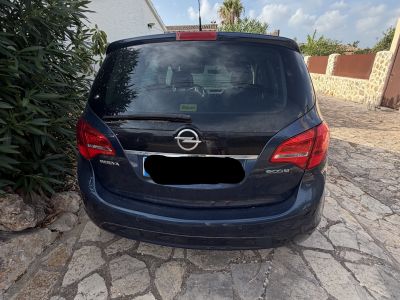 Meriva B, año 2011, 156.000 km, ITV hasta 10/26, avería de motor