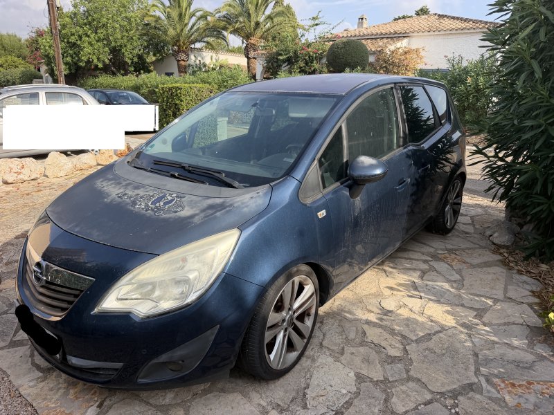 Meriva B, año 2011, 156.000 km, ITV hasta 10/26, avería de motor