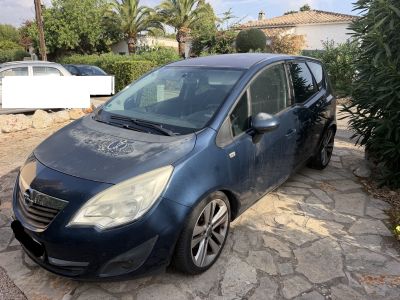 Meriva B, año 2011, 156.000 km, ITV hasta 10/26, avería de motor