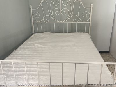 Metallbett inklLattenrost, Matratze, Auflage, Matratzenschoner