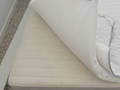 Metallbett inklLattenrost, Matratze, Auflage, Matratzenschoner