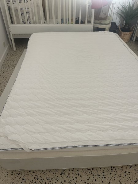 Metallbett inklLattenrost, Matratze, Auflage, Matratzenschoner
