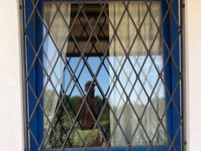 Metallgitter für Fenster und Türen