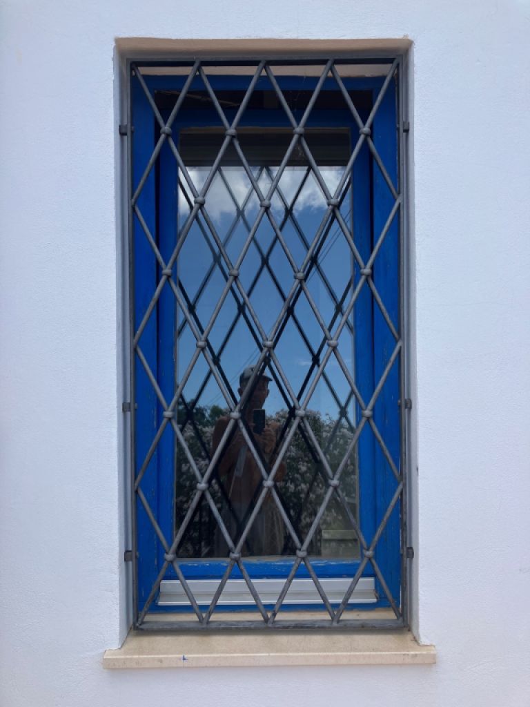 Metallgitter für Fenster und Türen