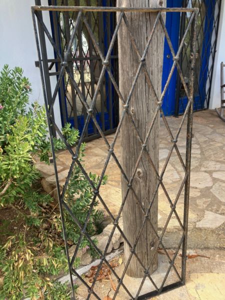 Metallgitter für Fenster und Türen