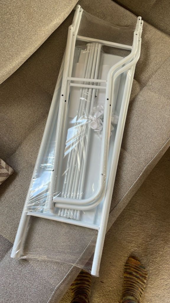 Estantería metálica para lavadora