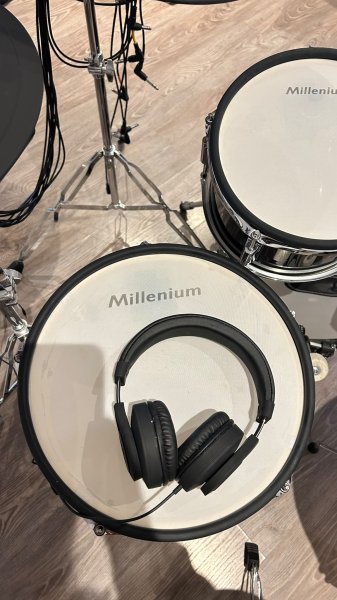 Millenium MPS-750X Pro E-Drum Set