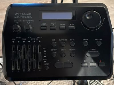 Millenium MPS-750X Pro E-Drum Set + umfangreiches Zubehör