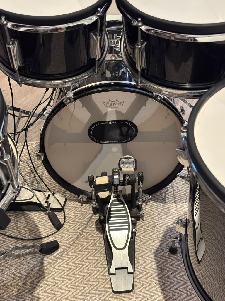 Millenium MPS-750X Pro E-Drum Set + umfangreiches Zubehör