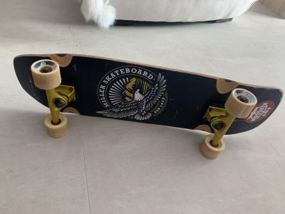 Miller-Skateboard mit Creekwheels