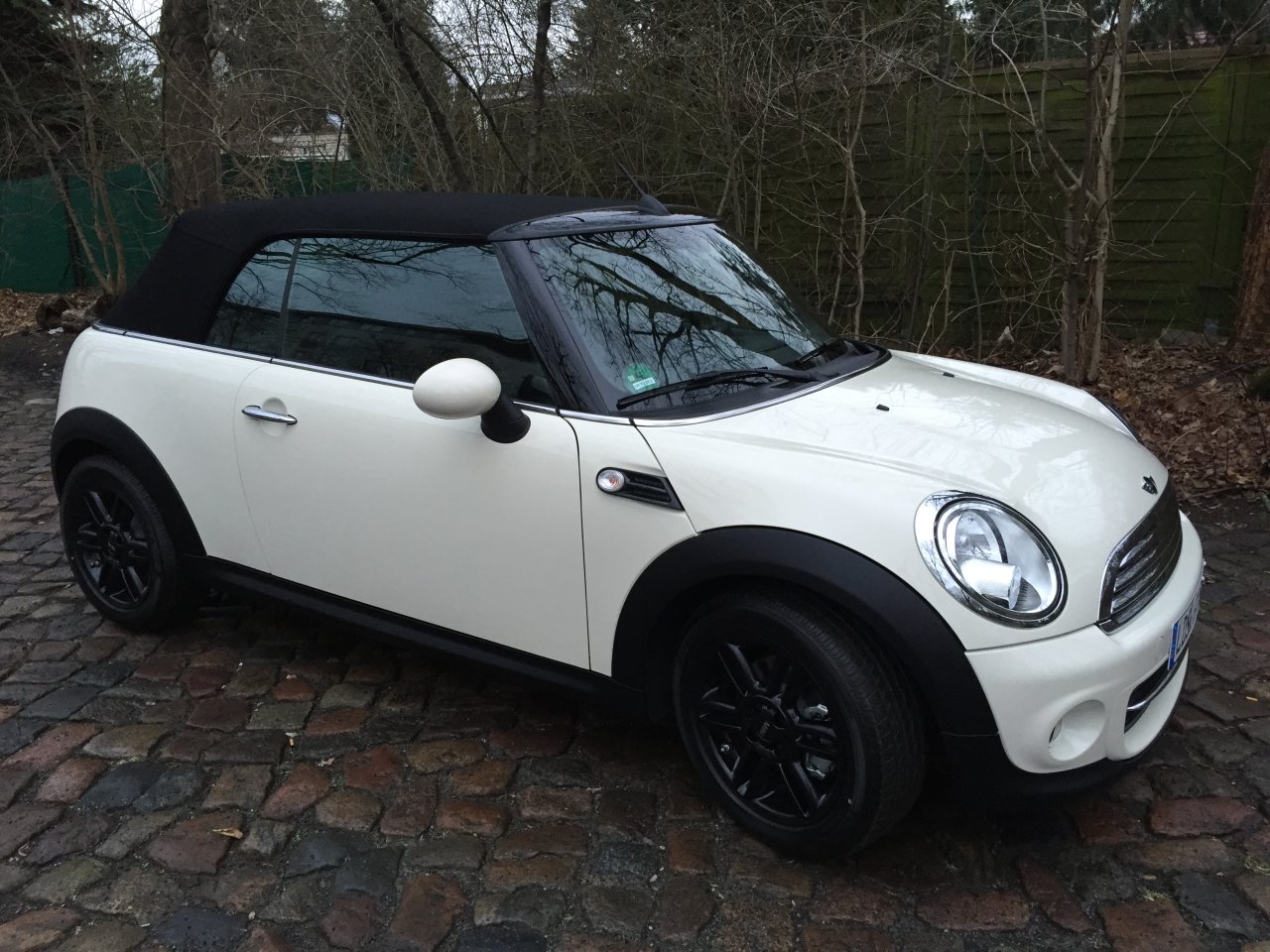 Mini 1.2016 Cabrio Cooper 25.000 km unfallfrei 1 Hand spanische Zulassung weiß