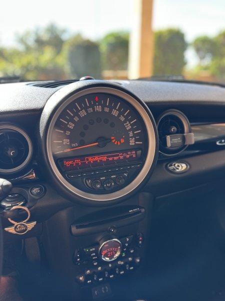 Mini 1.2016 Cabrio Cooper 25.000 km unfallfrei 1 Hand spanische Zulassung weiß