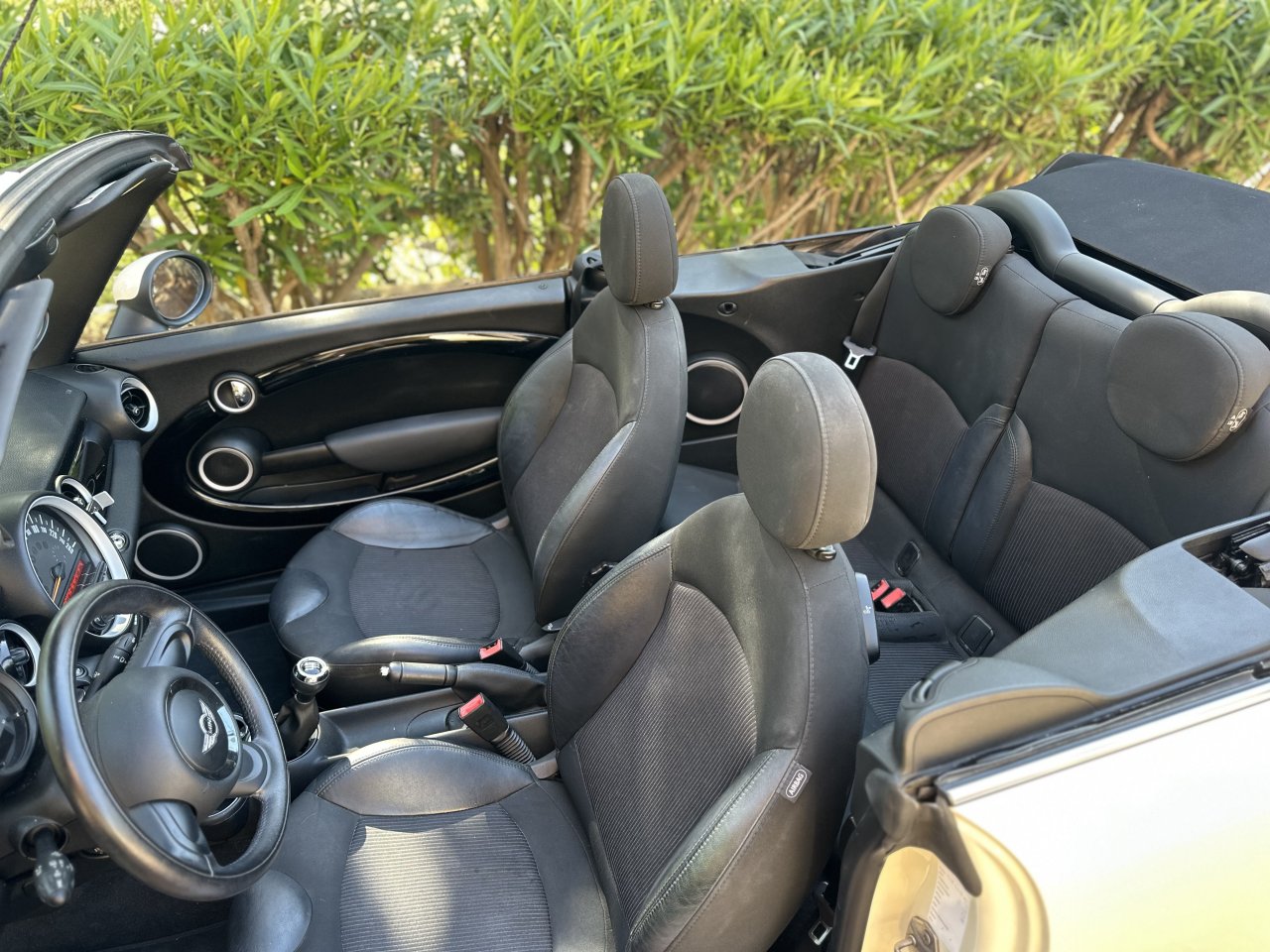 Mini 1.2016 Cabrio Cooper 25.000 km unfallfrei 1 Hand spanische Zulassung weiß