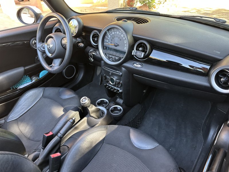 Mini 1.2016 Cabrio Cooper 25.000 km unfallfrei 1 Hand spanische Zulassung weiß