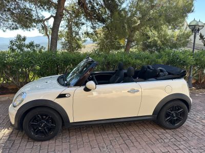 Mini 1.2016 Cabrio Cooper 25.000 km unfallfrei 1 Hand spanische Zulassung weiß