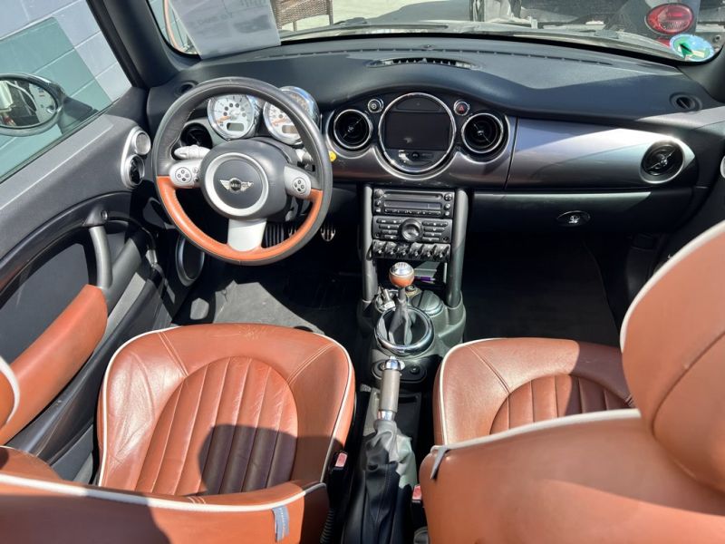 MINI COOPER S CABRIO -Edición-Navegador-A/C-Cuero-175CV-