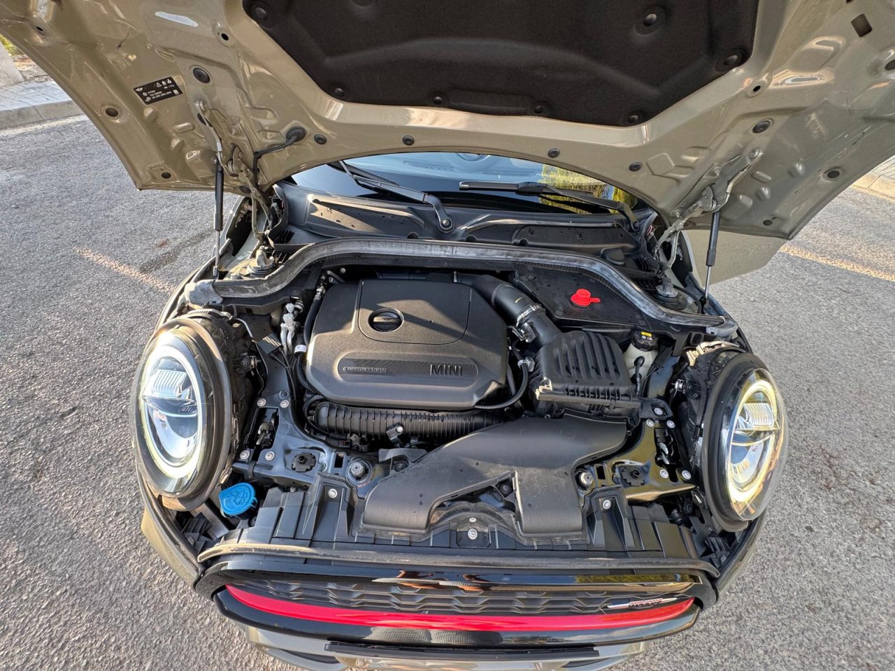 MINI JOHN COOPER WORKS CONVERTIBLE - 35,000 km - Fully equipped
