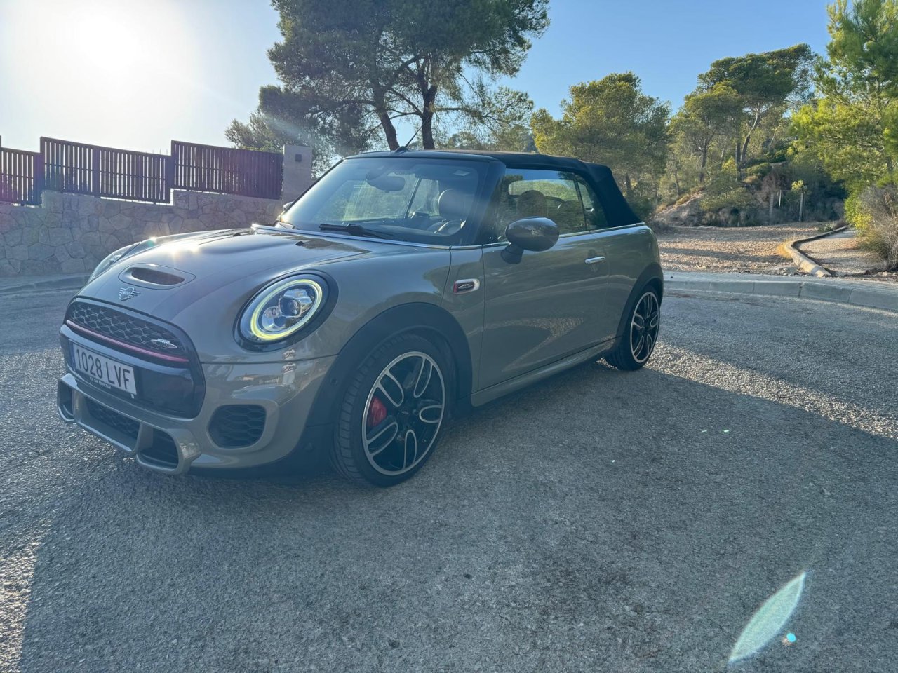 MINI JOHN COOPER WORKS CONVERTIBLE - 35,000 km - Fully equipped