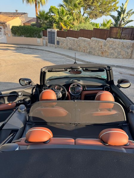 MINI JOHN COOPER WORKS CONVERTIBLE - 35,000 km - Fully equipped