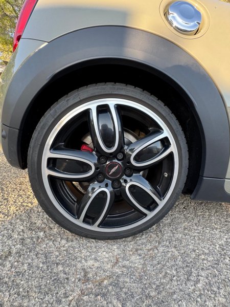 MINI JOHN COOPER WORKS CONVERTIBLE - 35,000 km - Fully equipped