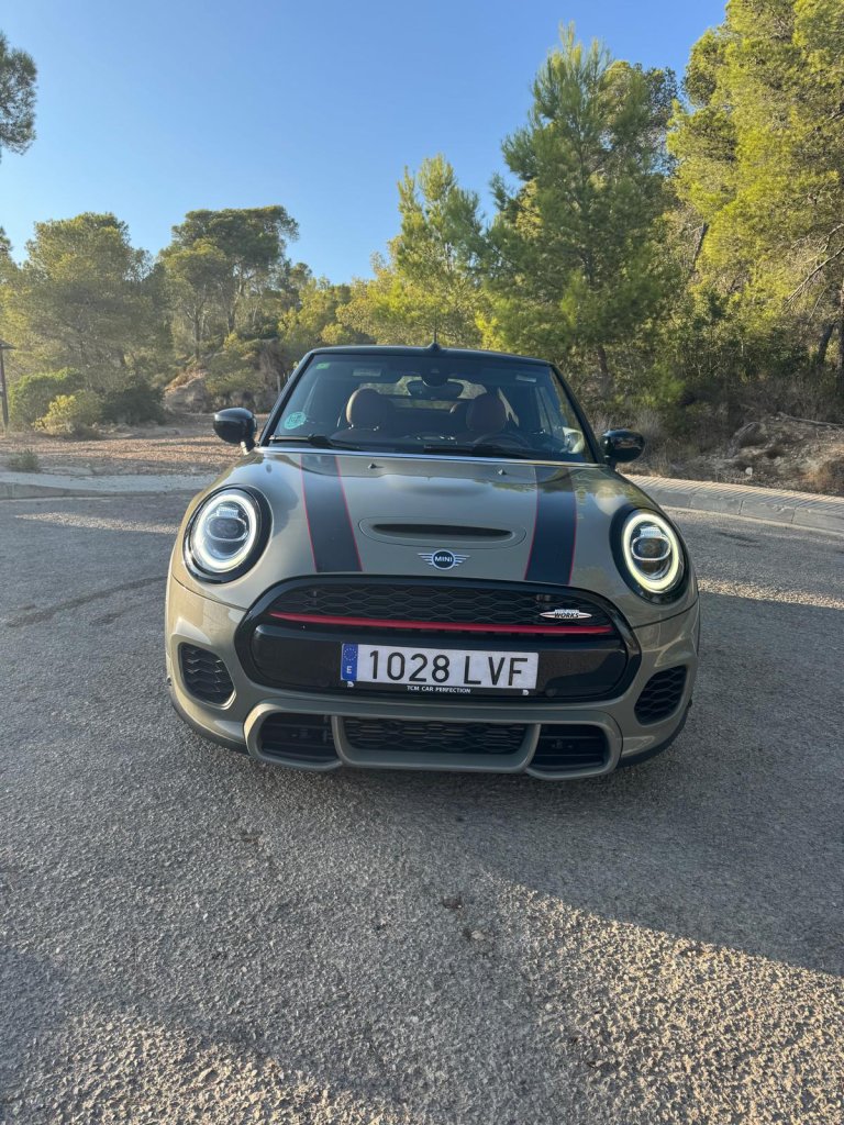 MINI JOHN COOPER WORKS CONVERTIBLE - 35,000 km - Fully equipped