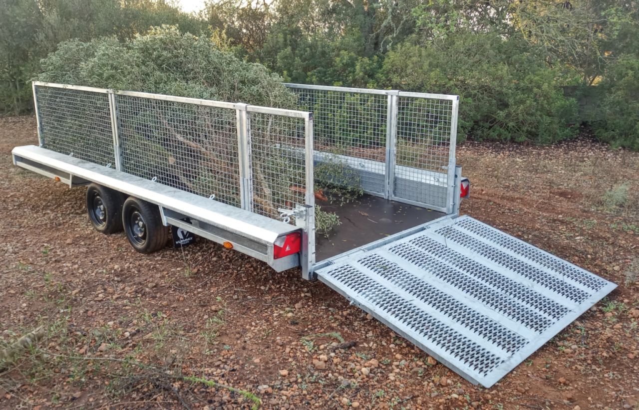 Mini excavator # Telescopic loader & trailer - Rental