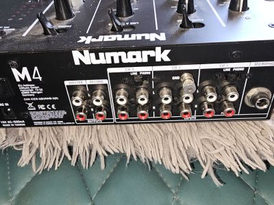 Mischpult der Marke Numark m4 Black
