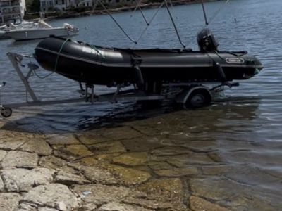 Mission Craft  4,70 m schlauchboot mit 25 ps suzuki 4 Takt , Trailer , persenning , bimini