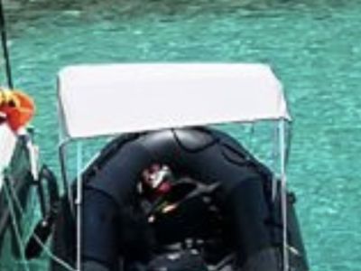Mission Craft  4,70 m schlauchboot mit 25 ps suzuki 4 Takt , Trailer , persenning , bimini