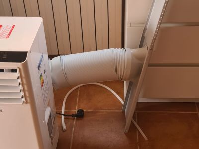Portable air conditioner